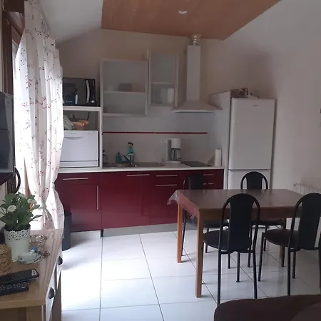 Paquito, Mini Maison 1 Avec Terrasse Et Parking *