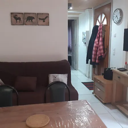 Paquito, Mini Maison 1 Avec Terrasse Et Parking *